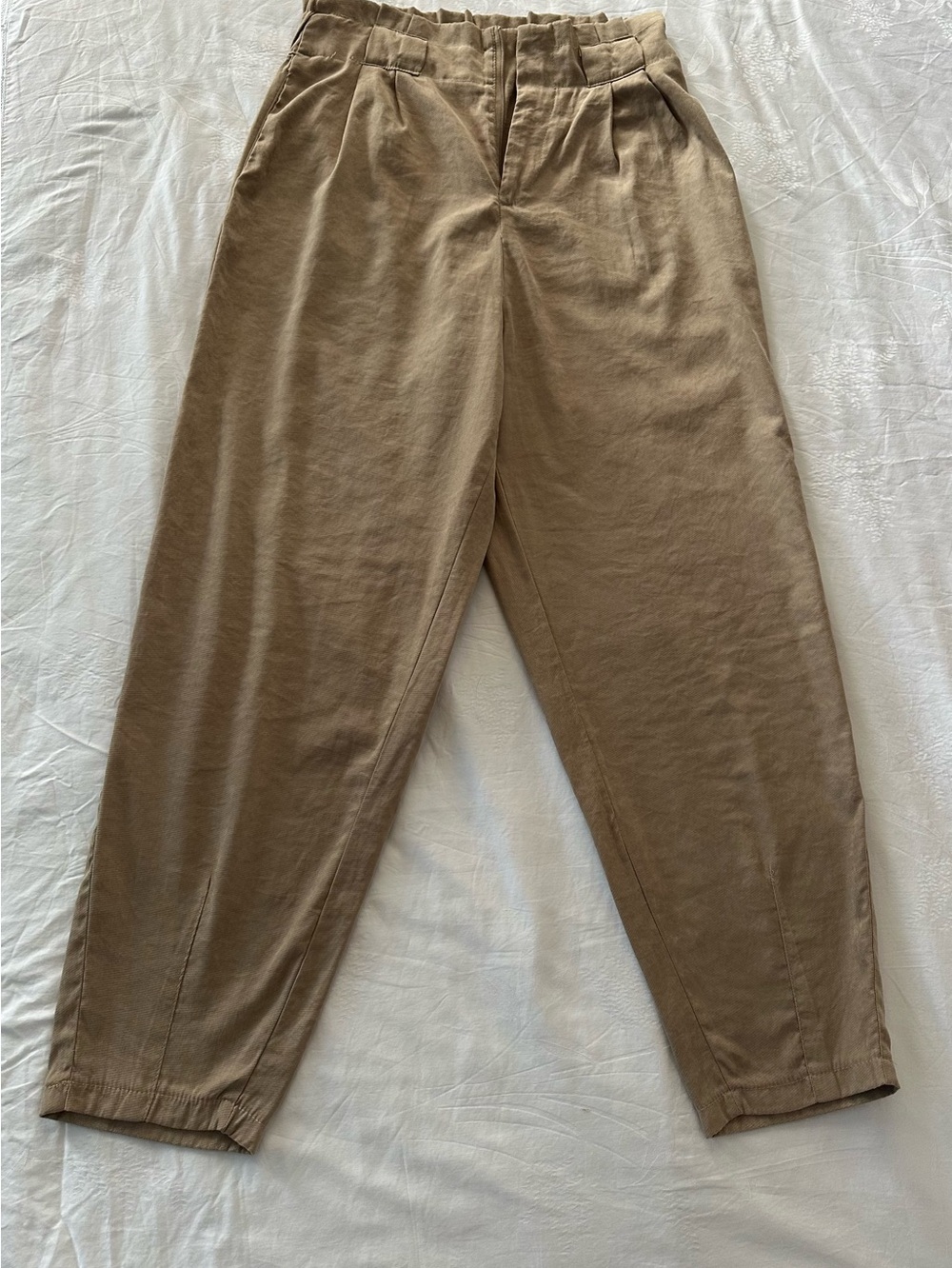 High-Waist Cropped Tapered Pants - Tan